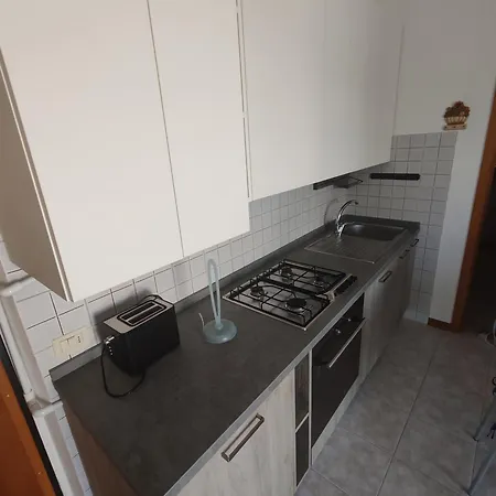 公寓 Moderno Trilocale Con Posto Auto Privato A 5 Minuti Dal Mare